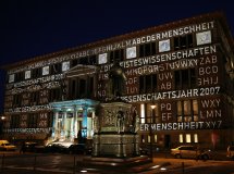 Auftaktveranstaltung 25. Januar: Lichtinstallationen auf der Fassade des Martin-Gropius-Baus