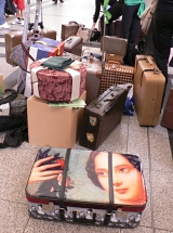 Ansicht einer Ansammlung von Gepäckstücken