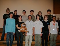 Die 13 Erstplatzierten der Bundesrunde der 47. Mathematik-Olympiaden in Dresden.