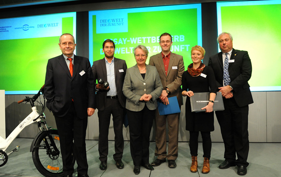 Die drei Preisträger mit Bundesministerin Prof. Annette Schavan, Thomas Schmid, Herausgeber und Dr. Norbert Lossau, Leiter Wissenschaftsredaktion WELT-Gruppe WELT-Gruppe
