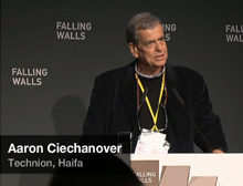 Aaron Chichanover bei seinem Vortrag in Berlin