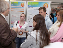 Die Posterausstellung wurde zum persönlichen Gespräch mit den Forschern genutzt.