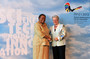 Bundesforschungsministerin Prof. Dr. Annette Schavan und die südafrikanische Ministerin für Wissenschaft und Technologie, Naledi Pandor, beim Händeschütteln
