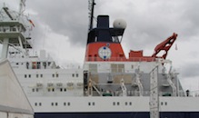 Zum Geburtstag im Dezember öffnete die Polarstern Ihre Brücke und lud Besucher an Bord ein.