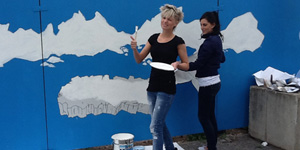 Ausschnitt aus dem Bauzaun rund um den Neubau des BMBF in Berlin