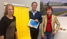 Jurysitzung zum Fotowettbewerb im Wildbienenprojekt: Erst bauen, dann schauen!