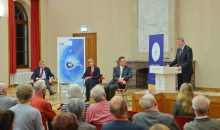 Die Podiumsdiskussion zum Thema "Nachhaltigkeit = Gerechtigkeit?" in Halle.