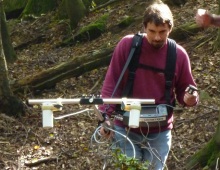 Forscher Dr. Rainer Schreg bei der Arbeit