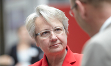 Interview mit Bundesforschungsministerin Annette Schavan Portraitfoto Annette Schavan, Bundesministerin für Bildung und Forschung
