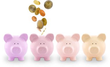 Vier Sparschweine, in das Münzen hineinfallen