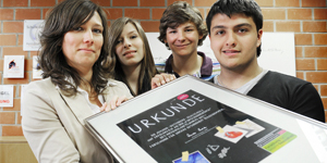 Forschungsbörse - Schüler mit Urkunde