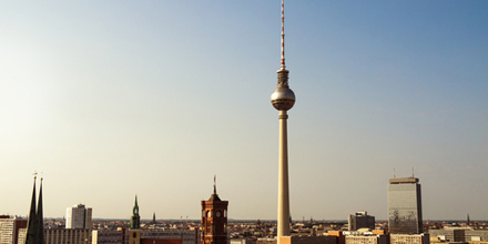 Panoramablick auf den Fernsehturm in Berlin