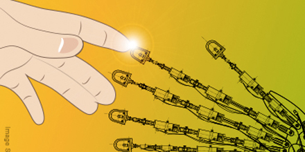 Ein menschlicher Finger berührt eine künstliche Hand