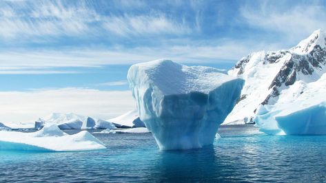 Foto, das einen schlemzenden Eisberg zeigt
