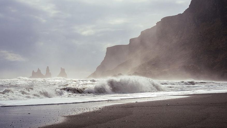 Foto von einschlagenden Wellen aus dem Meer