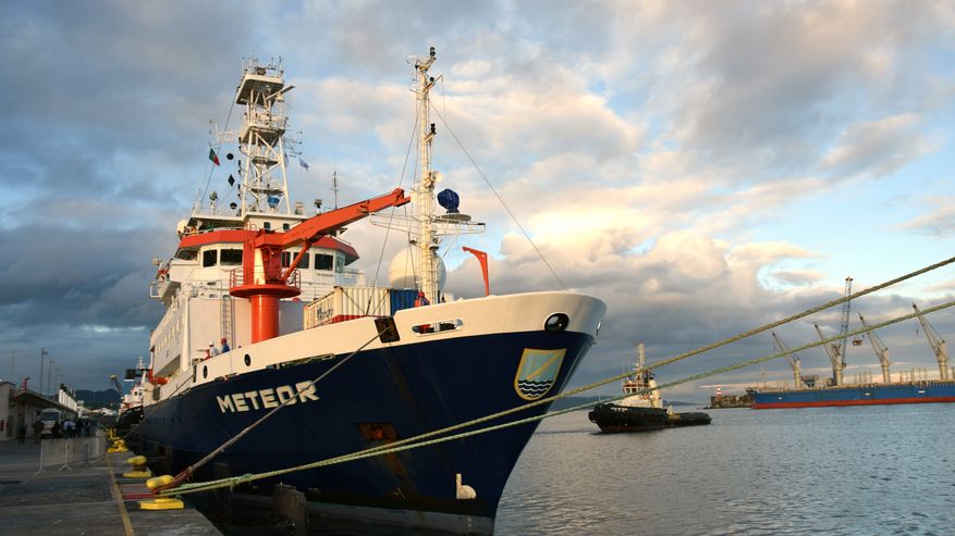 Die METEOR im Hafen von Ponta Delgada © DFG/Christoph Straub 