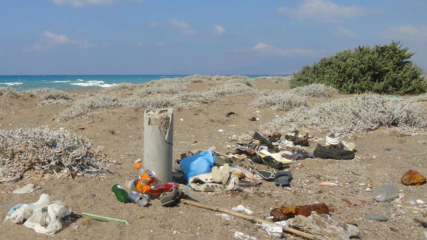 Müll vor der Küste Rhodos