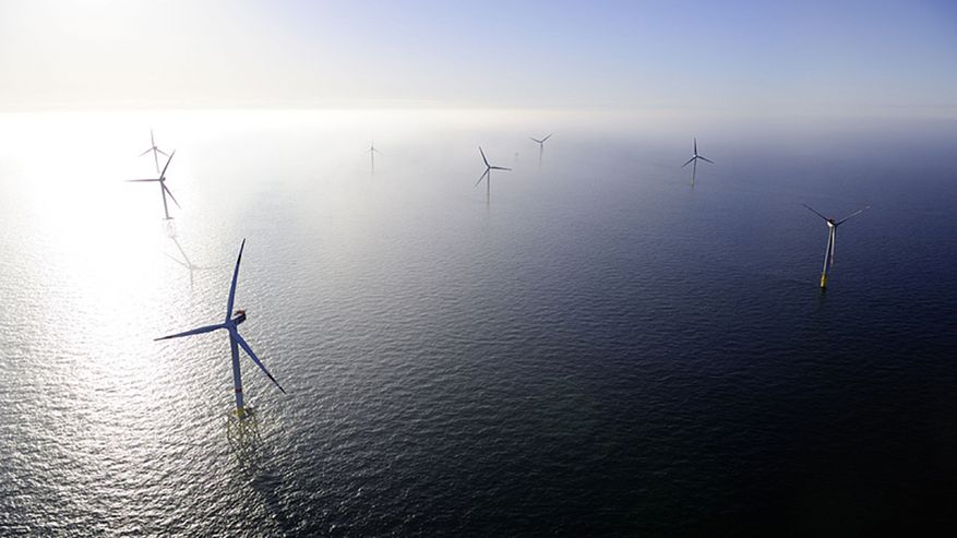Luftaufnahme des ersten Offshore-Windparks in der Nordsee
