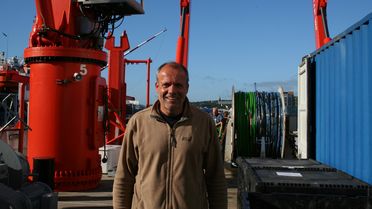 Porträtfoto von Prof. Krastel, dessen Forschung dazu dient, Tsunamis besser einzuschätzen