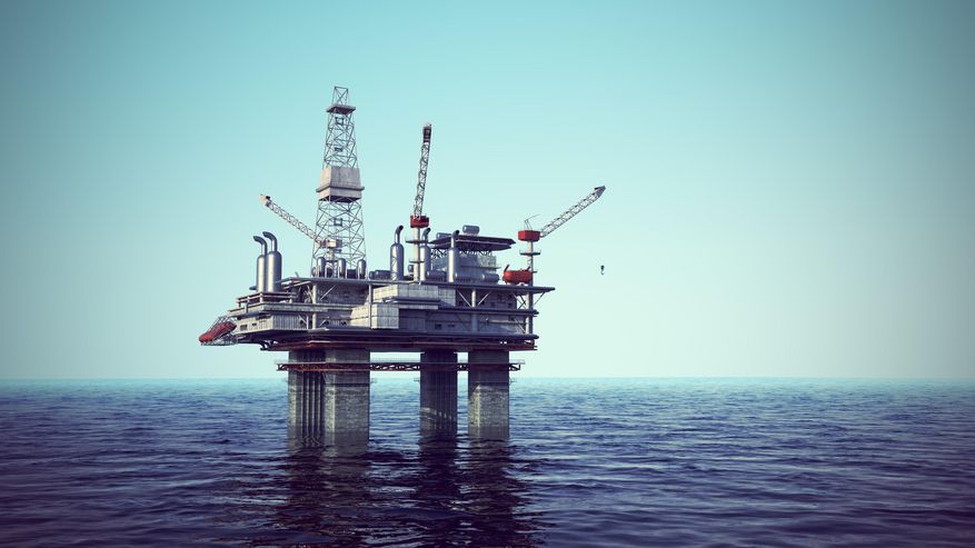 Ölbohrinsel im Meer