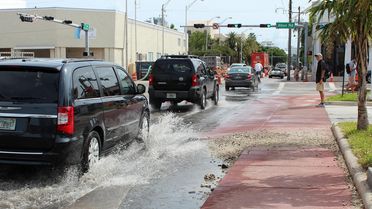 Überschwemmungen setzen die Straßen der Ostküste immer häufiger unter Wasser. 