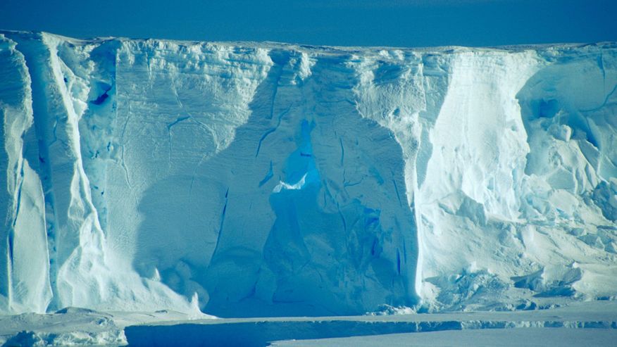Detailaufnahme eines Eisbergs nahe Pine Island