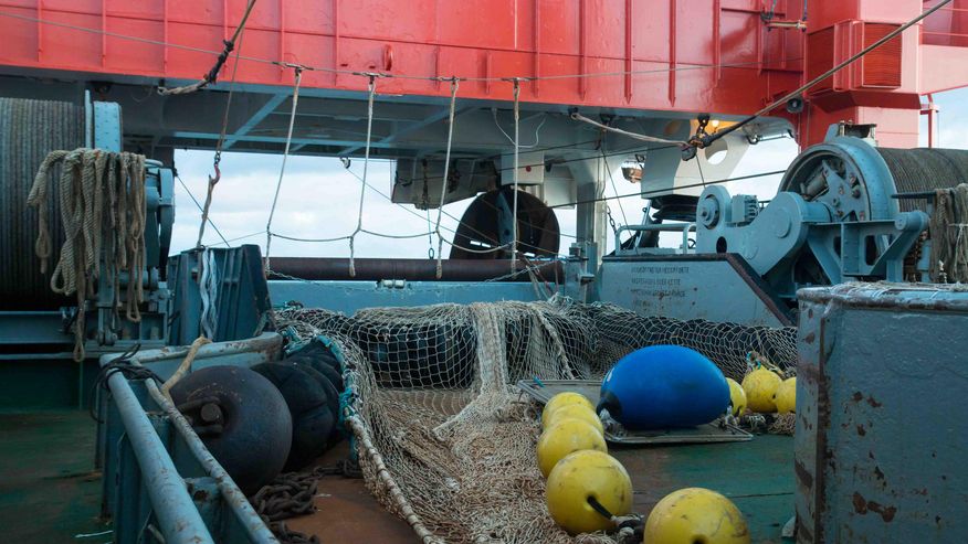 Foto von Netzen für den Fischfang auf dem Forschungsschiff Walter Herwig II
