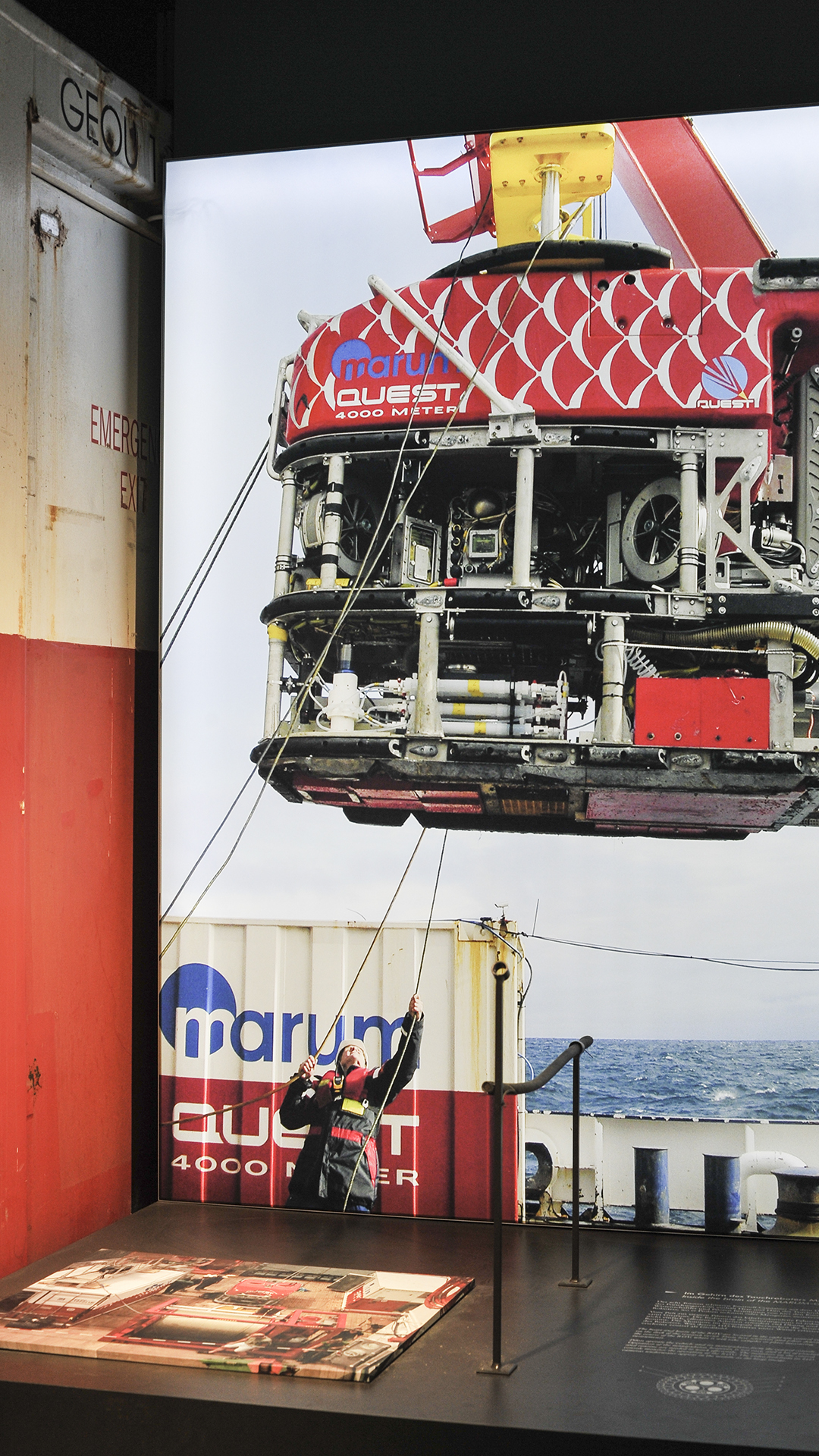 Vorschaubild zur Detailansicht der Veranstaltung: Führungen für Gehörlose in der Ausstellung „Schifffahrt und Meeresforschung“