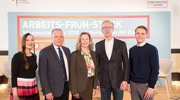 Foto der Teilnehmenden des ersten Arbeits-Früh-Stücks in Bonn