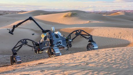 DFKI-Rover SherpaTT fährt autonom in der marokkanischen Wüste