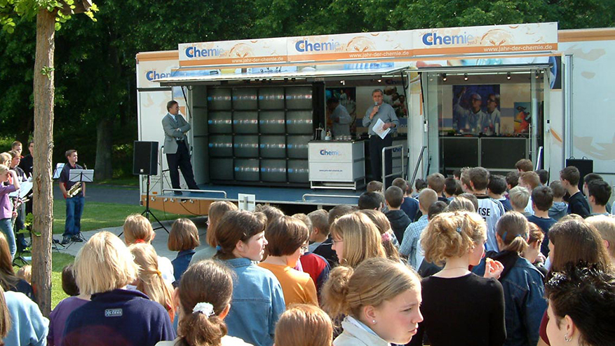 Chemietruck, Link: https://www.presse.uni-oldenburg.de/mit/2003/270.html
