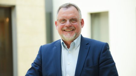 Portraitbild Herr Weinhardt 