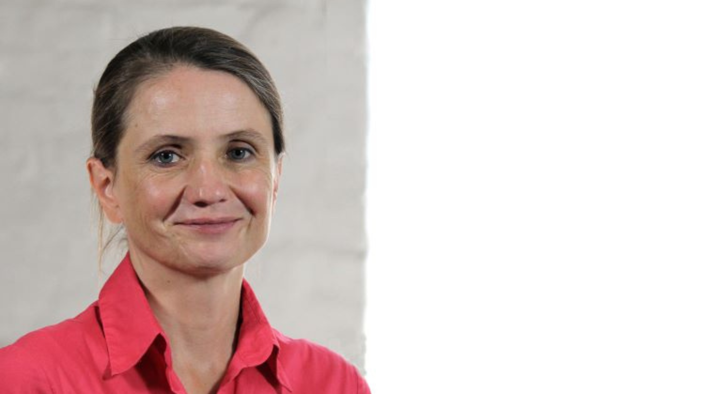 Ein Porträtfoto von Ines Großkopf.