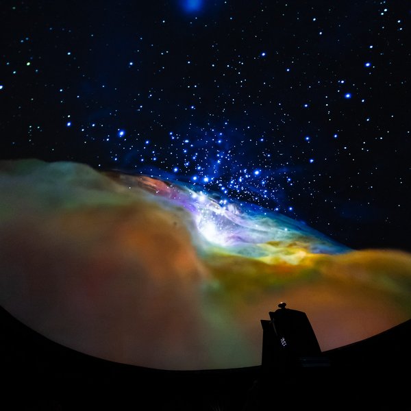 Aufnahme der Planetariumsshow in der Zeltkuppel