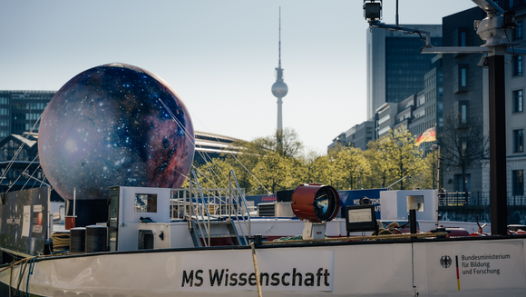 Foto des Ausstellungsschiffs