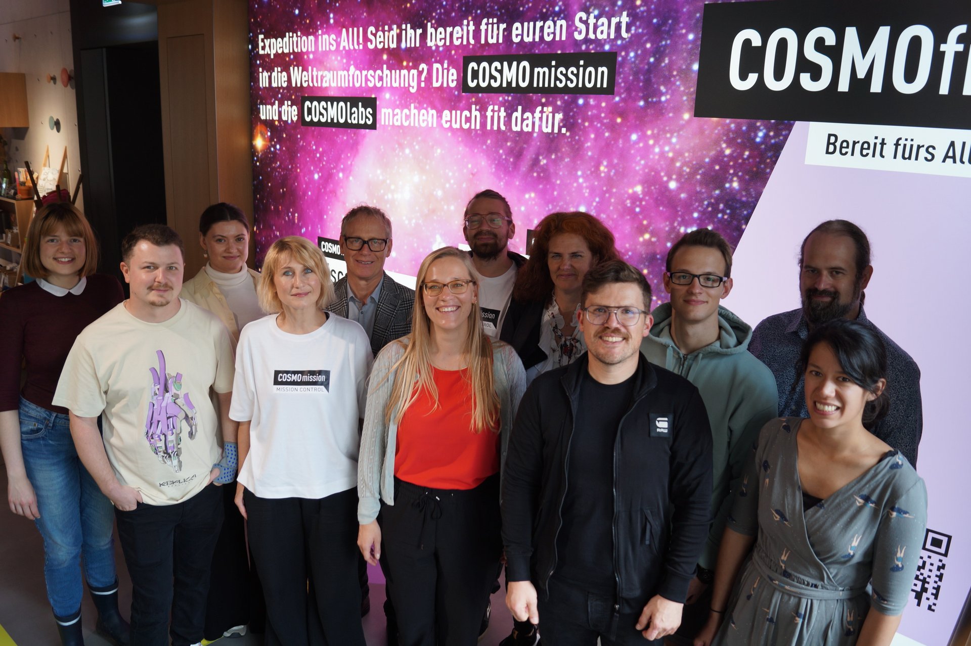 Die Mitwirkenden des Projekts COSMOfit auf einem Gruppenfoto
