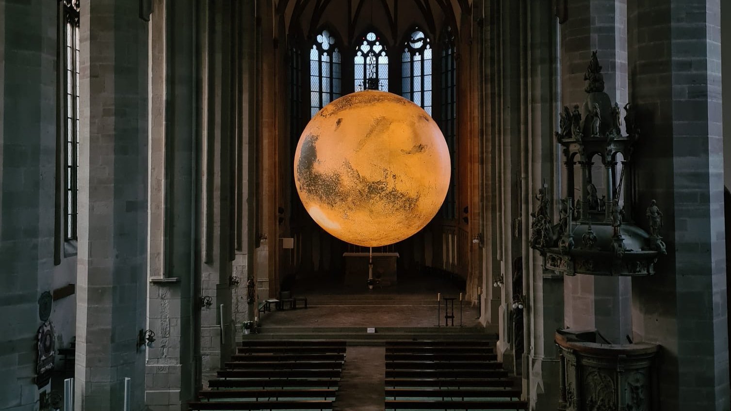 Mars-Skulptur in einer Kirche