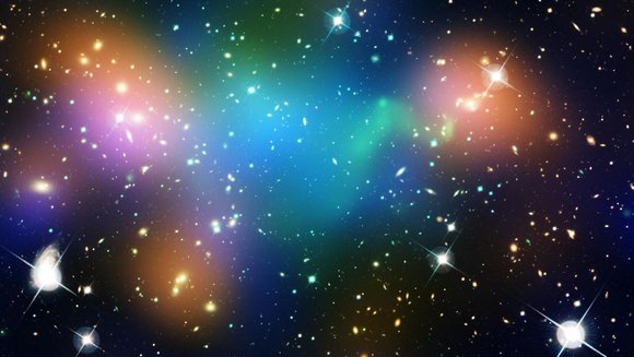 Sternenhimmel mit farbigen Schimmern