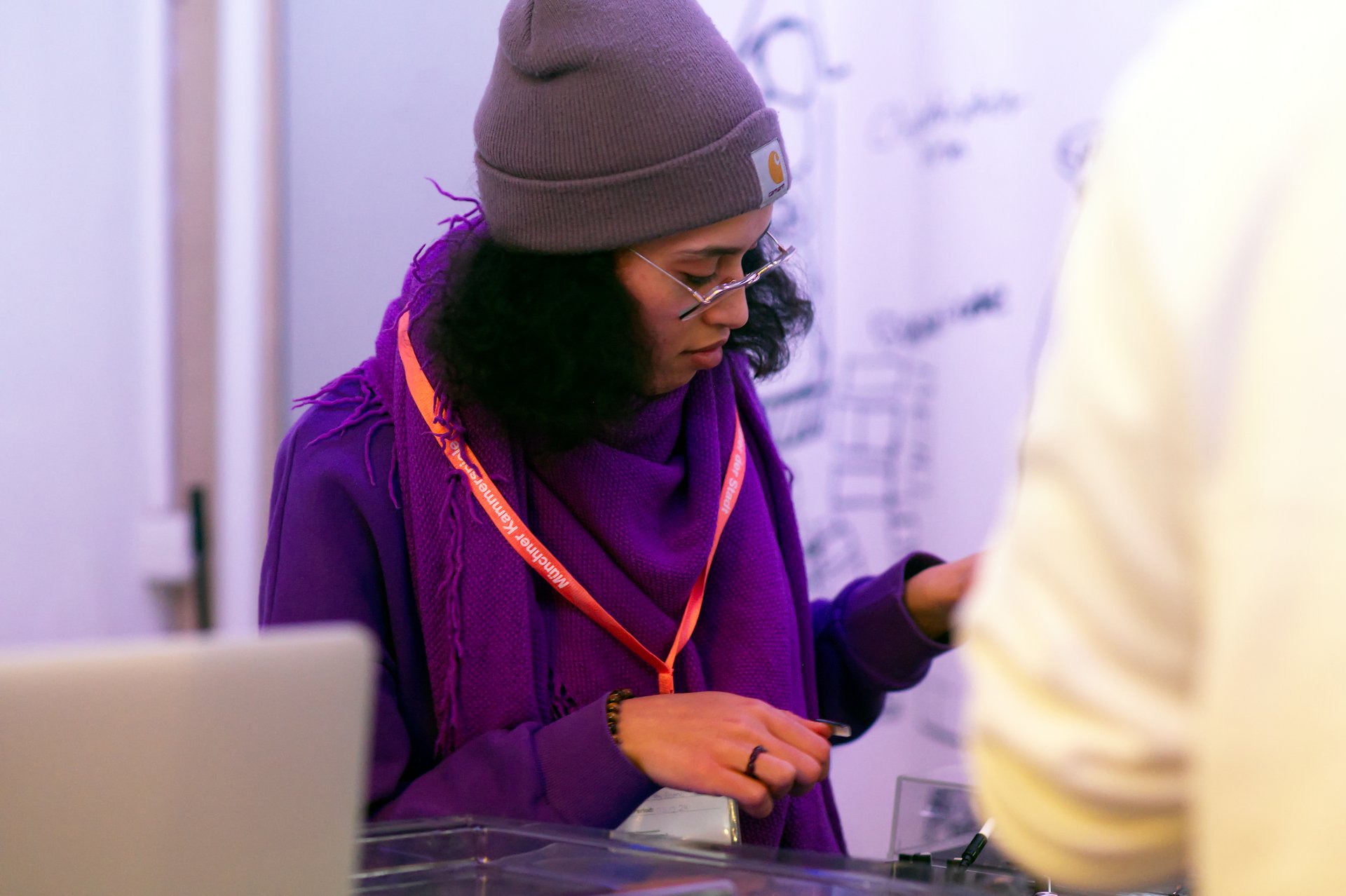 Gündalein beim Workshop im Habibi-Kiosk in München.