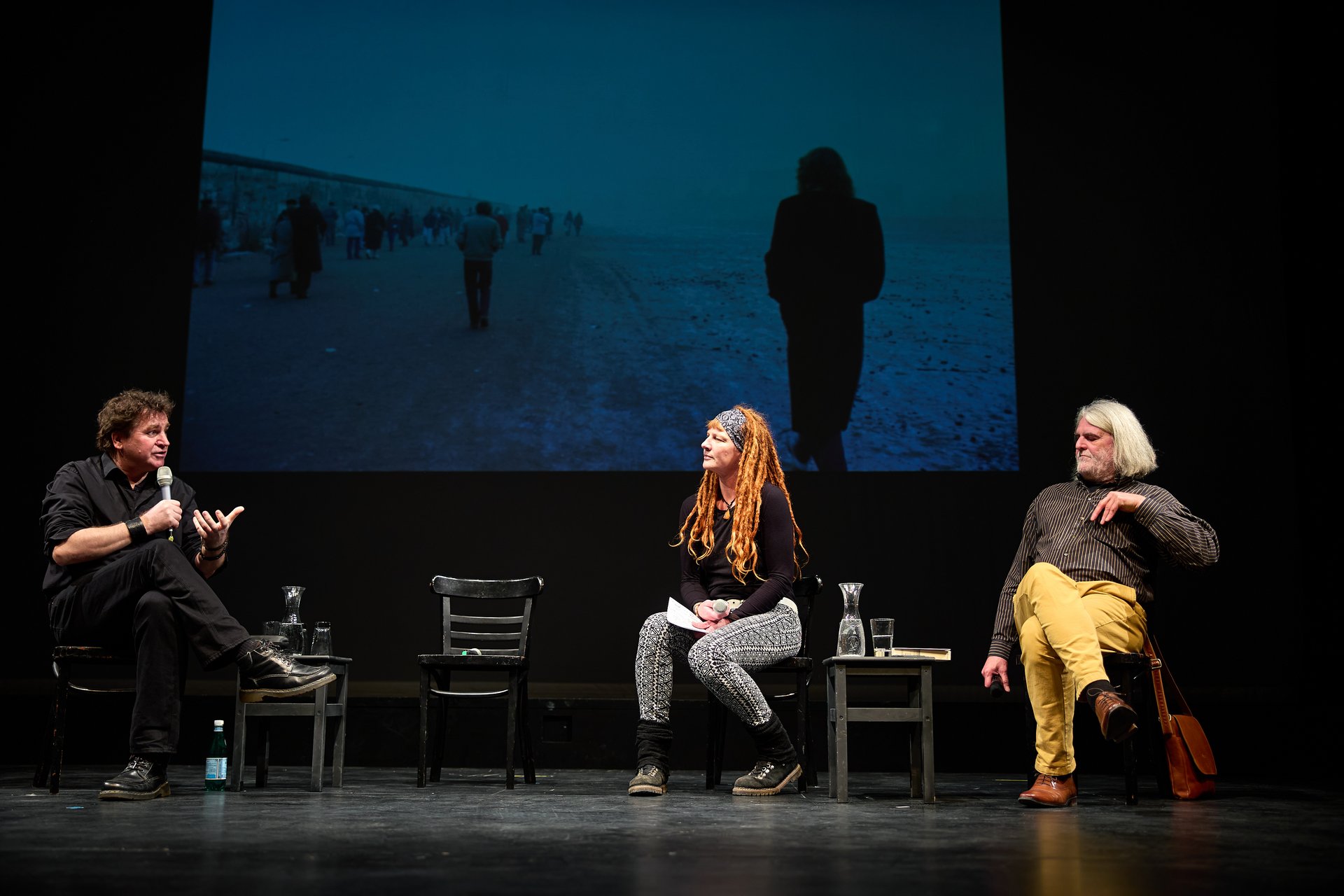 Thomas Irmer und Ilko-Sascha Kowalczuk in der Podiumsdiskussion mit einer Gästin.