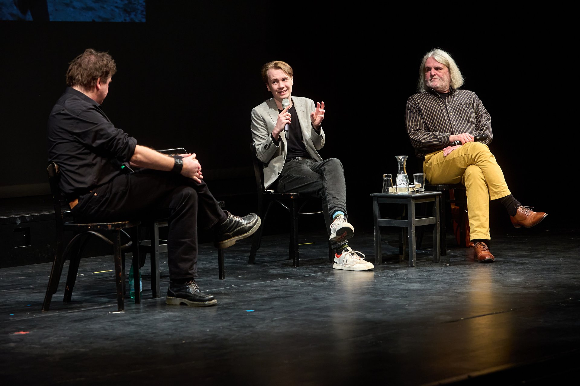 Thomas Irmer und Ilko-Sascha Kowalczuk in der Podiumsdiskussion mit einem Gast.