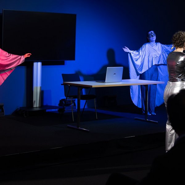 Schauspielerinnen und Schauspieler aus dem Projekt „Verborgene Forschung“