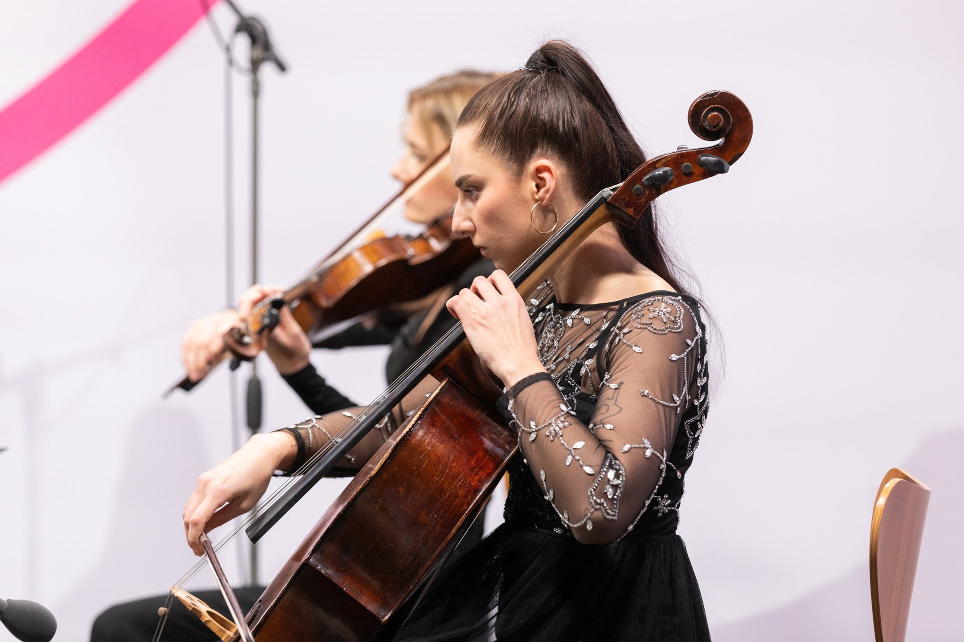 Musikerin des Streichquartetts Mriya. 