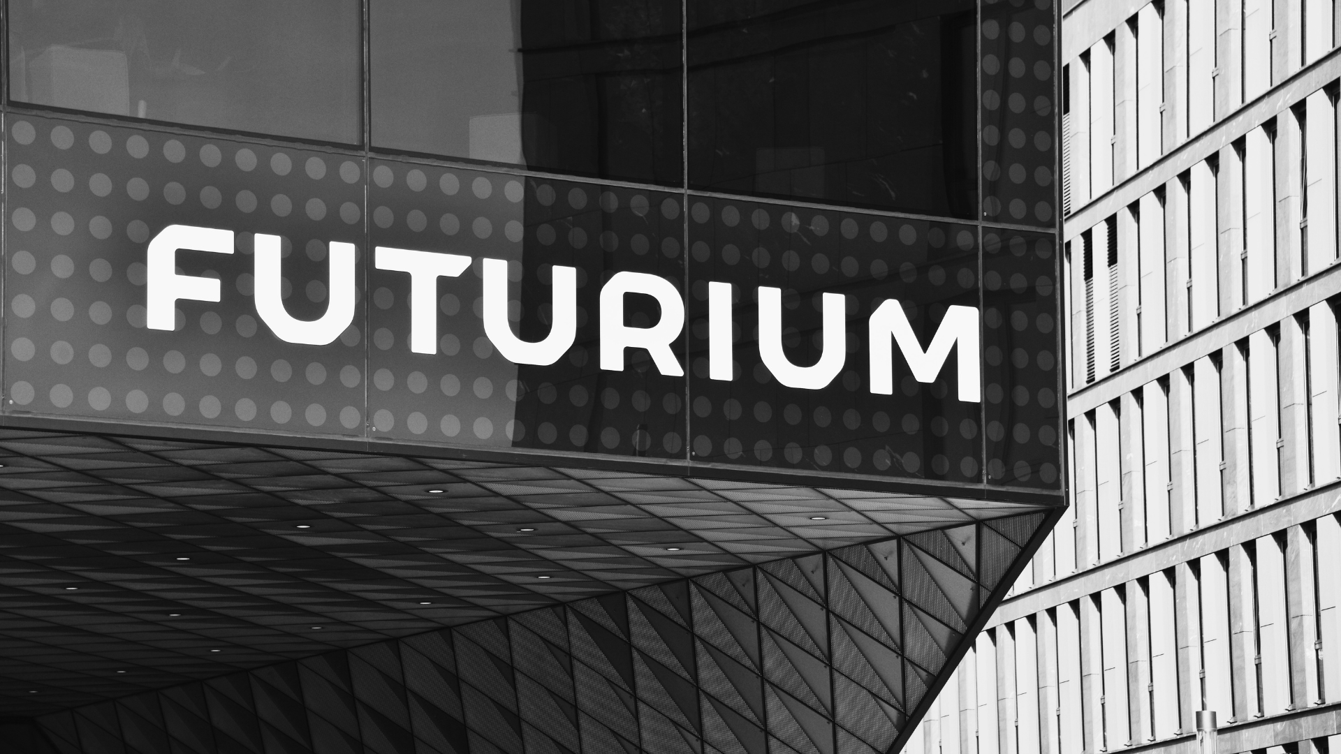 Detailaufnahme vom FUTURIUM in Berlin mit dem Schriftug "FUTURIUM"