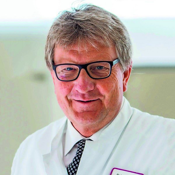 Porträtfoto von Dr. Michael Böhm.