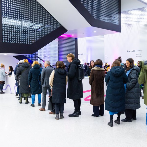 Gäste der Auftaktveranstaltung im Futurium. 