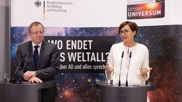 Bettina Stark-Watzinger eröffnet das diesjährige Wissenschaftsjahr