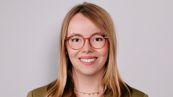 Porträtfoto von Dr. Anne Pfitzer-Bilsing.